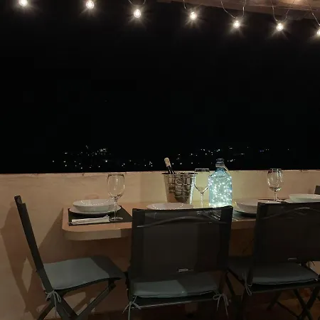 Blue Bay Apartment *